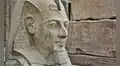 Arqueólogos encontraron después de casi 100 años la parte que le faltaba a una estatua de Ramses II