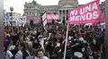 “Ni una menos”: miles marchan en Argentina por el feminicidio de una menor de 14 años y denuncian los recortes de Milei