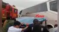Choque entre tren y bus genera fuerte tráfico en la Carretera Central: siniestro moviliza 4 unidades de bomberos