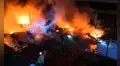 Voraz incendio en Barrios Altos consume una antigua quinta y afecta a 10 familias del Centro de Lima