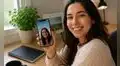 Autoestima, identidad o costumbre: esto dice la psicología sobre usar tu propia foto como fondo de pantalla