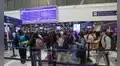 Fallas en el sistema de navegacíon provoca caos en el Aeropuerto Jorge Chávez: pasajeros esperan dentro de los aviones y reportan largas colas de espera