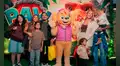 Paolo Guerrero y Ana Paula Consorte sorprenden al reaparecer juntos en la primera función de ‘Paw Patrol: La Dino Película’ en Latinoamérica