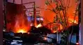¿Ataque extorsivo? Voraz incendio reduce a cenizas almacén de madera en Ate y afecta a familias