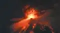 Potente erupción del volcán de Fuego obliga a evacuar comunidades y activa alerta nacional en Guatemala