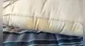 ¿Tu almohada tiene manchas amarillas? El sencillo truco casero para dejarlas como nuevas