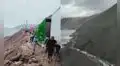 Miles de vehículos siguen varados por huaicos: mujer dio a luz en plena Panamericana Sur de Arequipa