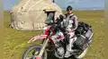 A sus 35 años, dejó atrás su trabajo con una princesa saudí y se arriesgó a recorrer más de 40.000 km en moto entre Asia y Sudamérica