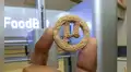 Científicos crean una galleta comestible a partir de una mezcla de plástico reciclado