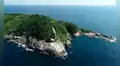 En esta isla de Sudamérica vive una serpiente por metro cuadrado, y nadie tiene permitido desembarcar