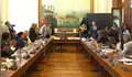 Debate de facultades en el Senado se suspende hasta el miércoles: sesión se desarrolló entre altercados