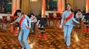 Tiktoker Zully deslumbra bailando huayno desde el Palacio Municipal de Lima: "Hasta sin zapatos"