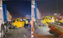 Tres fallecidos deja choque de miniván con pasajeros contra tráiler en la Panamericana Sur