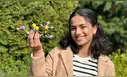 Una estudiante de secundaria inventó un plástico de origen vegetal que elimina los microplásticos del medio ambiente mientras se degrada