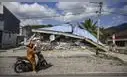 Indonesia eleva a 53 los muertos por el terremoto de magnitud 7,7 que dejó graves daños en la isla de Flores