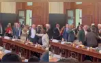Senadores Calisto Giampietri e Iber Maraví casi se van a los golpes en debate por las facultades del gobierno