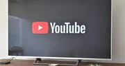 ¿Qué hacer si YouTube se traba o detiene en mi Smart TV?