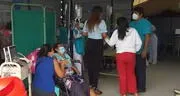 Piura: instalan carpas en colapsado hospital Santa Rosa para atender a pacientes con dengue