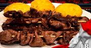 Taste Atlas quita al anticucho de los mejores platos bolivianos y lo enlista como peruano