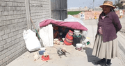 Arequipa: adulta mayor es desalojada de su vivienda y hoy vive en la calle