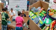 ¡Estupendas noticias en EE. UU.! Despensas gratis llegan a Florida este enero y estos son los puntos de entrega