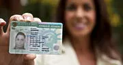 Gobierno de Estados Unidos no te dará la Green Card si no tienes en cuenta este requisito clave de USCIS