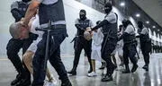 Venezolanos en EE. UU.: la polémica guía del Gobierno de Trump para identificar a miembros del Tren de Aragua