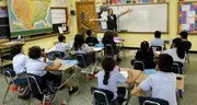 Malas noticias para inmigrantes en EEUU: comité del Senado aprobó proyecto de ley que limita el acceso a escuelas públicas a extranjeros
