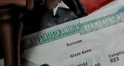 Más trabas para residentes con Green Card: situaciones en las que pueden ser expulsados al reingresar a Estados Unidos