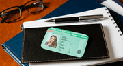 Cómo solicitar la Green Card para tus familiares: pasos esenciales y requisitos clave que debes conocer