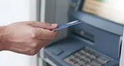 Por este motivo los expertos recomiendan no imprimir el recibo al retirar dinero de un cajero automático