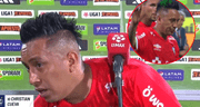Christian Cueva abandonó entrevista: hinchas de Alianza Lima le arrojaron objetos al final del partido