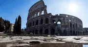 Turista intenta trepar la reja del Coliseo en Roma, pero resbala y termina atravesado por metal: fue operado de urgencia