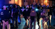 Nuevo golpe de ICE en EEUU: agentes arrestaron a más de 400 inmigrantes durante una redada en esta ciudad