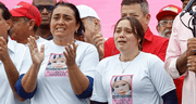 Venezuela recibe a niña de 2 años separada de sus padres venezolanos deportados en Estados Unidos