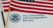 USCIS señala los requisitos que los inmigrantes deben cumplir para obtener la Green Card en 2025
