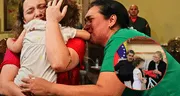 ¿Qué pasó realmente con la niña de dos años que EEUU devolvió a su madre en Venezuela? Ambos gobiernos tienen diferentes versiones