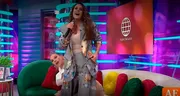 Rebeca Escribens impacta al quitarle el micrófono a Olga Tañón mientras cantaba y desata polémica en redes sociales