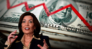 Kathy Hochul y su buena noticia en Nueva York: ciudadanos recibirían cheques únicos como parte de programa de reembolso por inflación