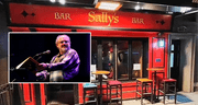 Hijo de reconocido productor musical de EEUU es acusado de apuñalar a 3 personas durante una discusión en un bar de Nueva York