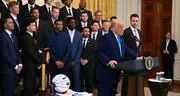 Donald Trump recibe en la Casa Blanca a los Florida Gators, campeones del básquet NCAA: "¿Creyeron que iban a ganar?"