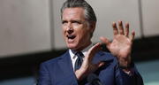 Legisladores demócratas le dan la espalda a Gavin Newsom tras plan para excluir a inmigrantes de Medi-Cal