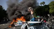 Protestas en Los Ángeles: carro de policía es incendiado durante manifestaciones migratorias anti ICE en California