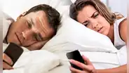 ¿Por qué nunca deberías revisar tu celular ni bien te despiertas?