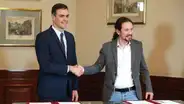 Pedro Sánchez y Pablo Iglesias logran acuerdo para formar Gobierno de coalición en España