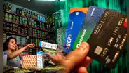 ¿Es legal cobrar un cargo de 5% en compras por pagar con tarjeta de crédito?