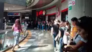 Venezolano ahorro un año para comprarse zapatillas en el primer ‘Black Friday’ de ese país