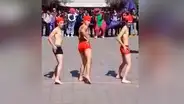 Alumnos bailan como Ricardo Milos en actuación de escuela y sus atrevidos pasos hacen reír a compañeros [VIDEO] 