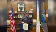 Perro policía se queda dormido en su ceremonia de juramentación y provoca la risa de todos [VIDEO]