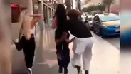 Instagram viral: La “broma” que provocó que mujer termine desnuda en la calle [FOTOS]